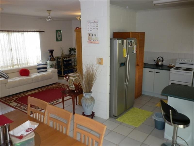 48 Robert Road, Bentley Park QLD 4869