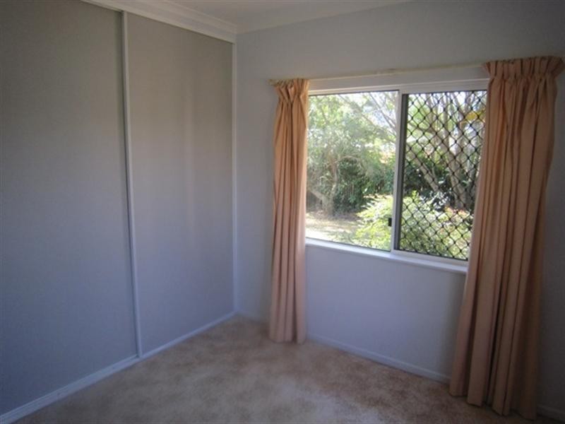 16 Blackbird Close, Bentley Park QLD 4869