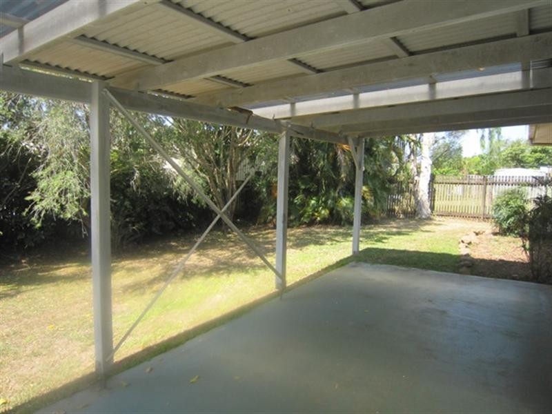 16 Blackbird Close, Bentley Park QLD 4869