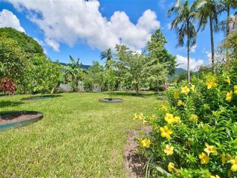 39 Shannon Drive, Woree QLD 4868