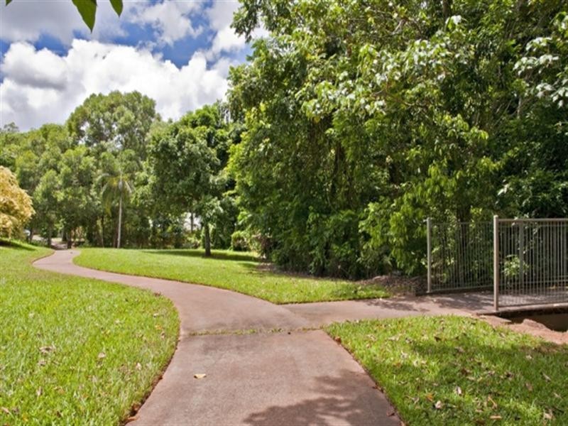 19 Thorpe Place, Bentley Park QLD 4869