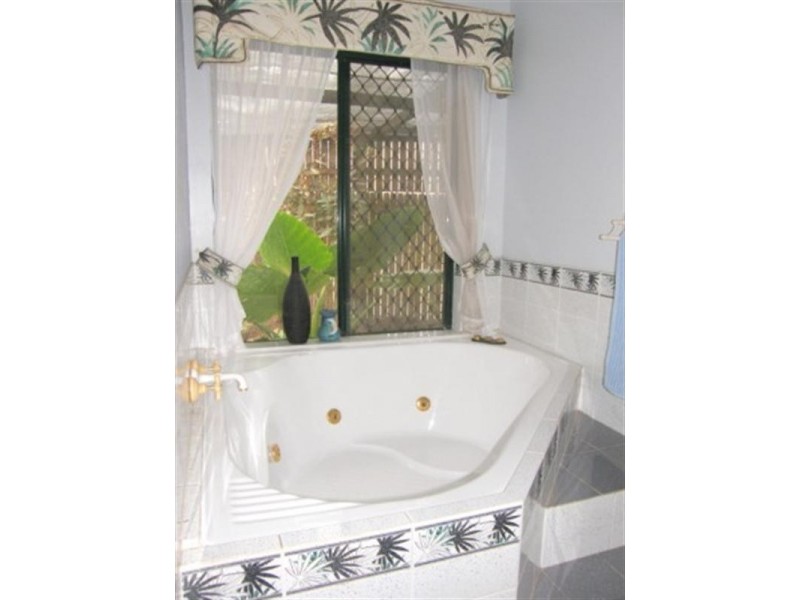 9 Humbolt Close, Edmonton QLD 4869