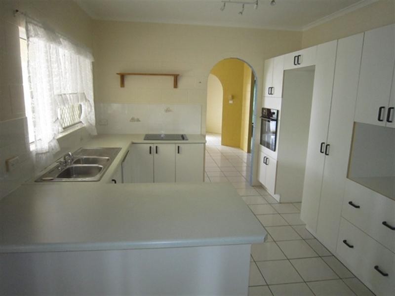 22 Royal saxon Close, Mount Sheridan QLD 4868