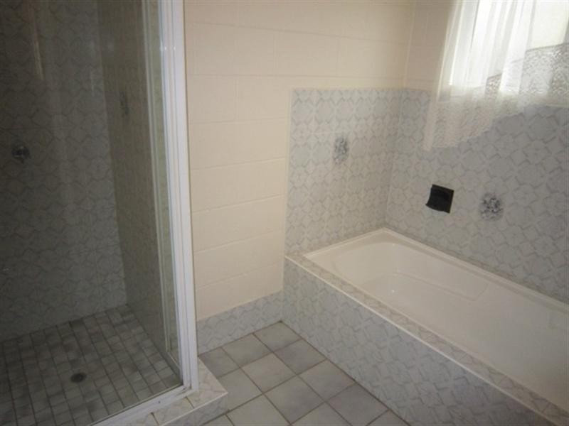 22 Royal saxon Close, Mount Sheridan QLD 4868