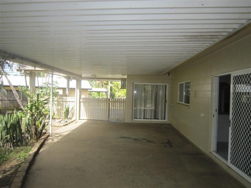 22 Royal saxon Close, Mount Sheridan QLD 4868