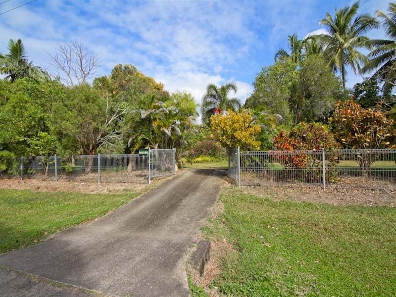 13-15 Evergreen Street, Clifton Beach QLD 4879