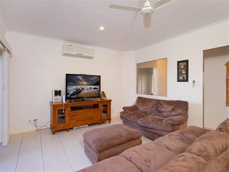 Bentley Park QLD 4869