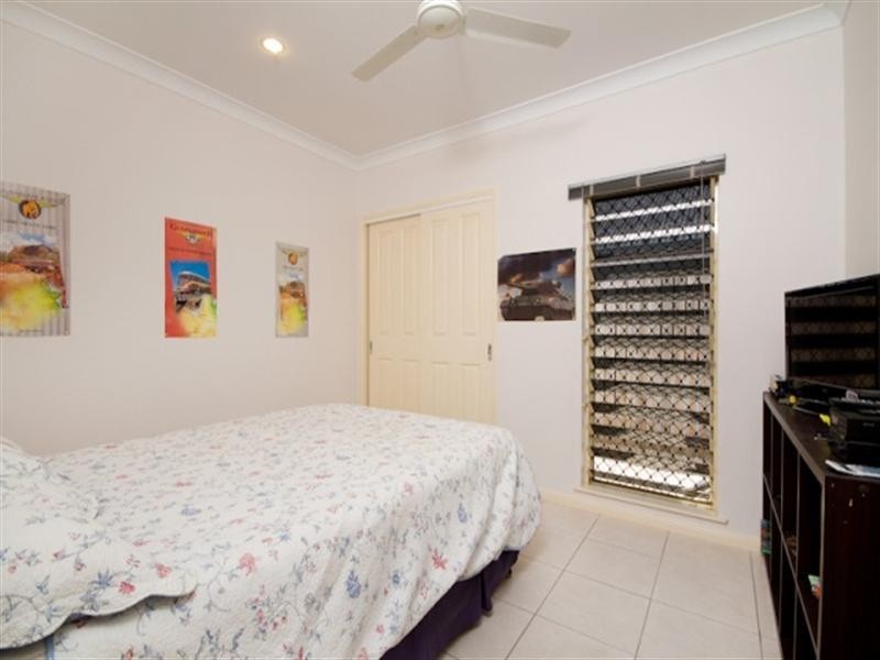 Bentley Park QLD 4869