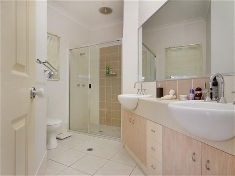 Bentley Park QLD 4869