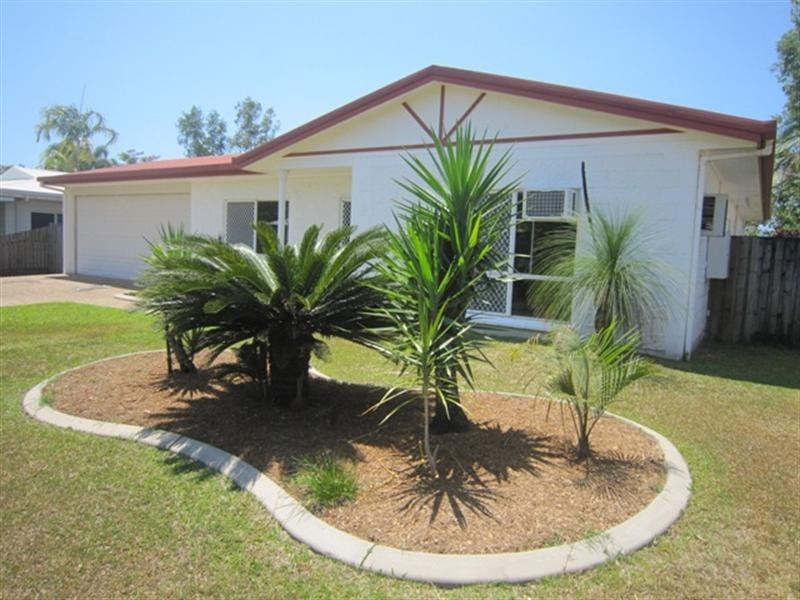 28 Golden Grove Drive, Bentley Park QLD 4869