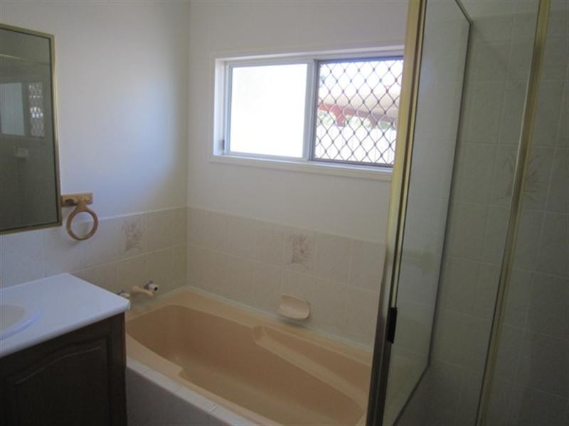 28 Golden Grove Drive, Bentley Park QLD 4869