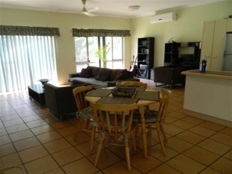 Bentley Park QLD 4869