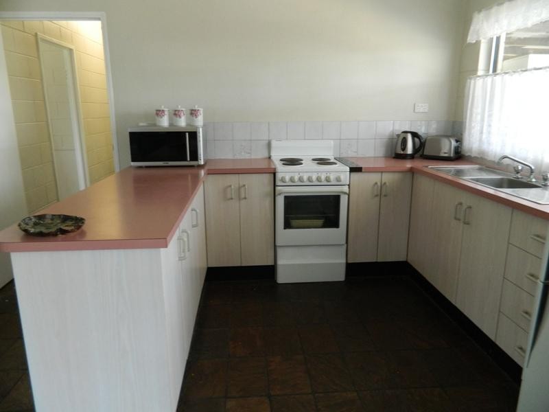 18 Friendship Street, Bentley Park QLD 4869