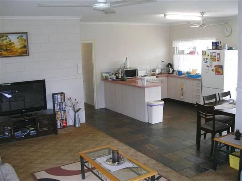 18 Friendship Street, Bentley Park QLD 4869