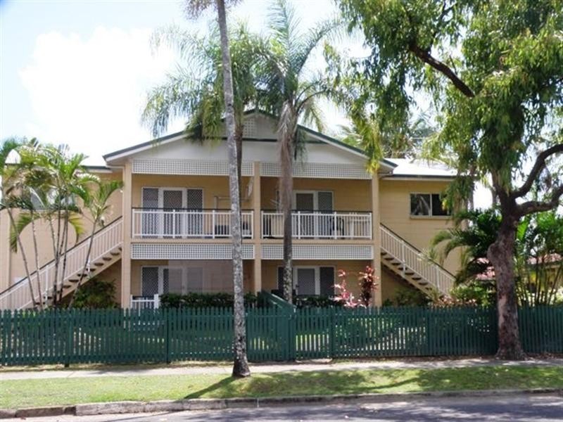 2/18-20 Rose Street, Westcourt QLD 4870