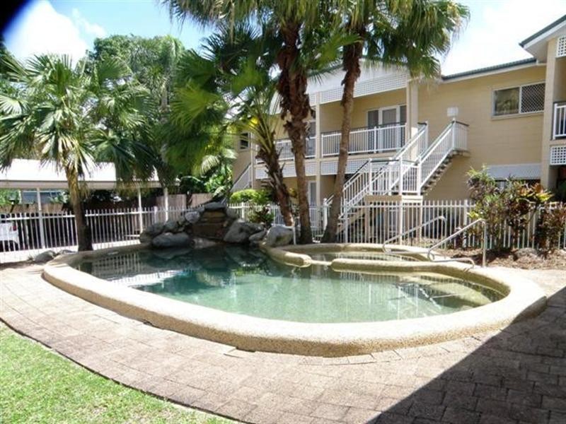 2/18-20 Rose Street, Westcourt QLD 4870