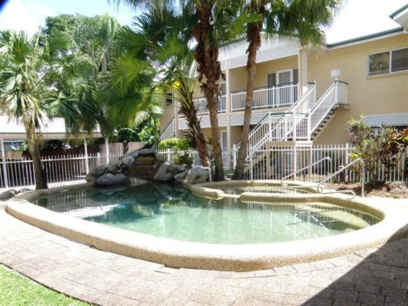 2/18-20 Rose Street, Westcourt QLD 4870