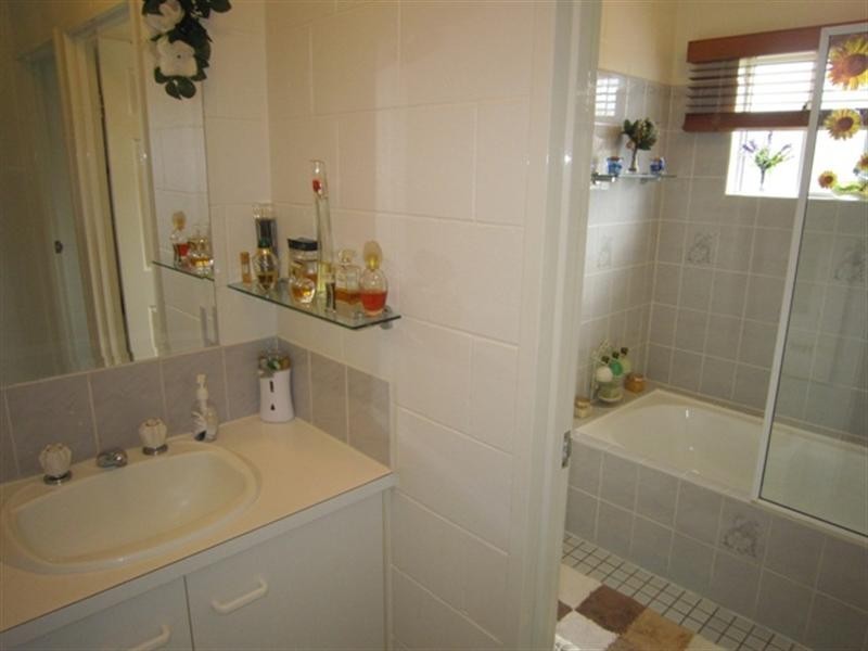 Bentley Park QLD 4869