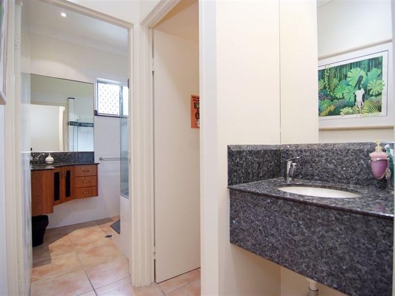 4 Sailfish Close, Kanimbla QLD 4870