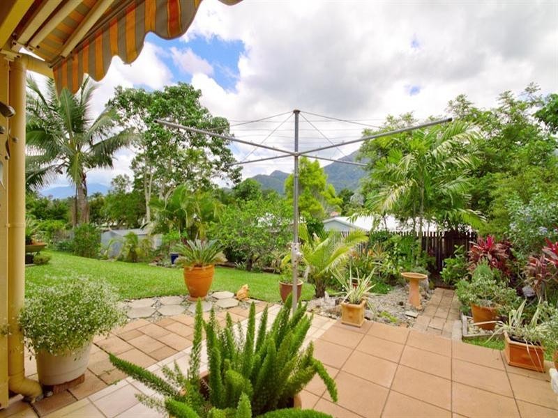 283 Robert Road, Bentley Park QLD 4869