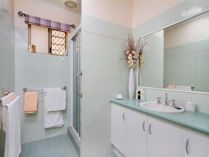 283 Robert Road, Bentley Park QLD 4869