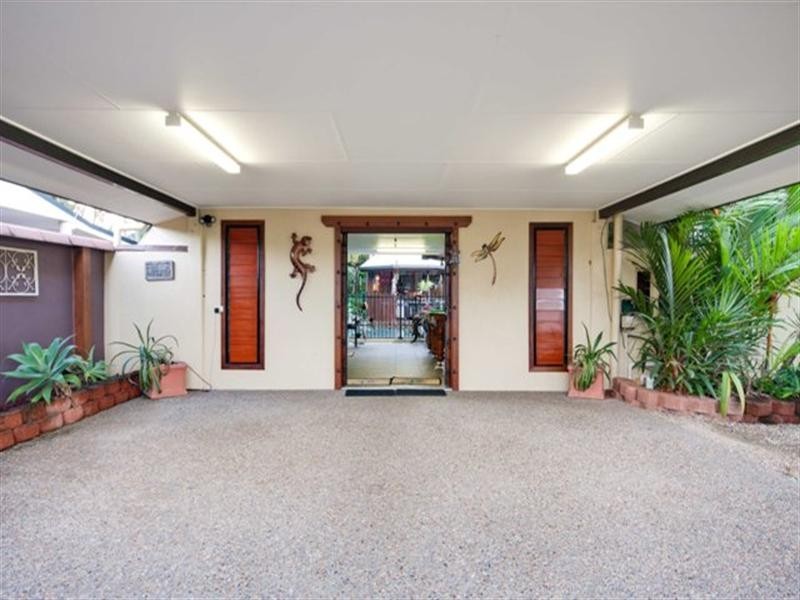 Bentley Park QLD 4869