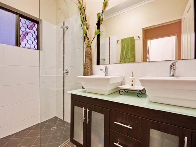 Bentley Park QLD 4869