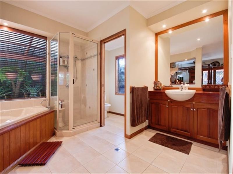 Bentley Park QLD 4869