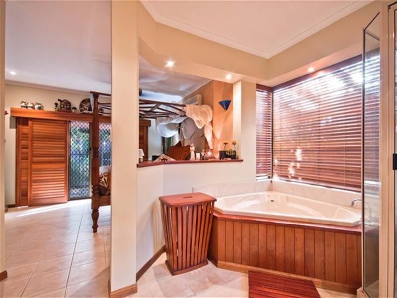 Bentley Park QLD 4869