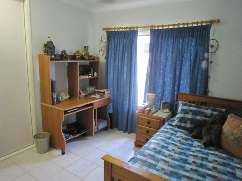 Bentley Park QLD 4869