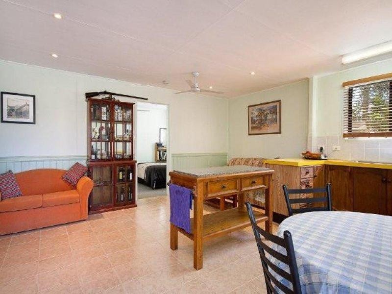 88 Giffin Road, White Rock QLD 4868