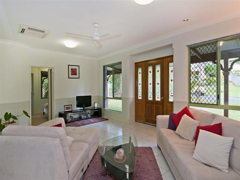 Bentley Park QLD 4869