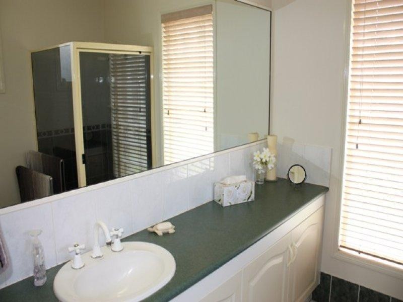 15 Jumna Close, Bentley Park QLD 4869