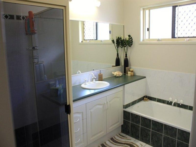 15 Jumna Close, Bentley Park QLD 4869