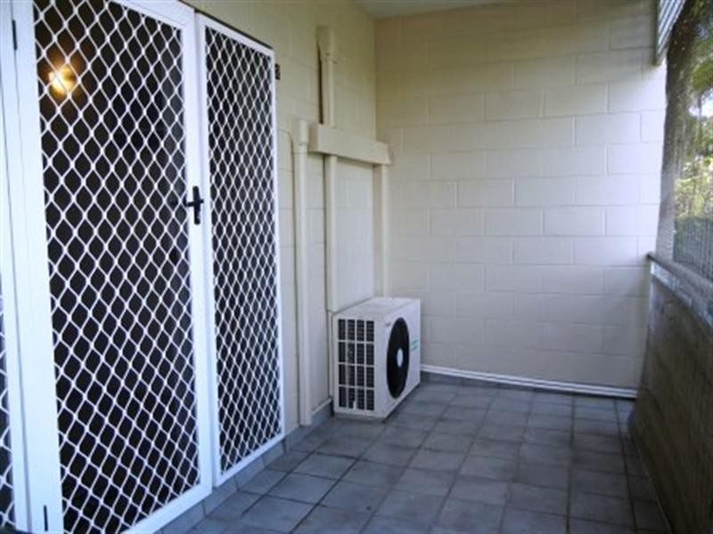 2/18-20 Rose Street, Westcourt QLD 4870