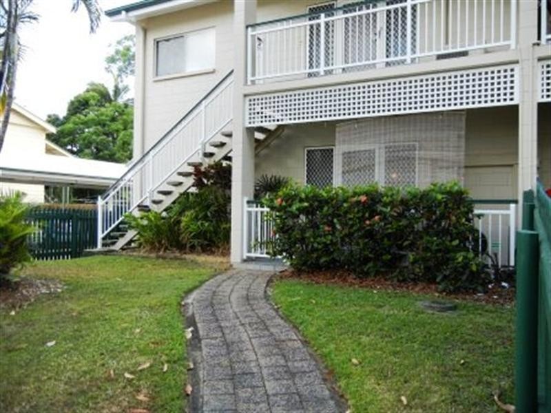 2/18-20 Rose Street, Westcourt QLD 4870