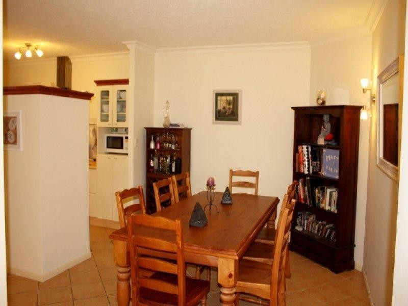 407/2 Greenslopes Street, Cairns North QLD 4870