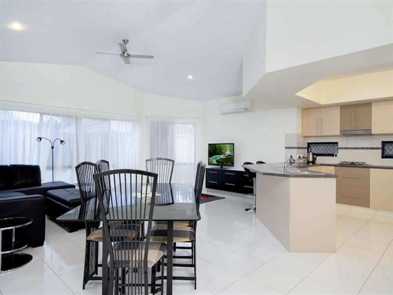 10 Charnley Avenue, Bentley Park QLD 4869