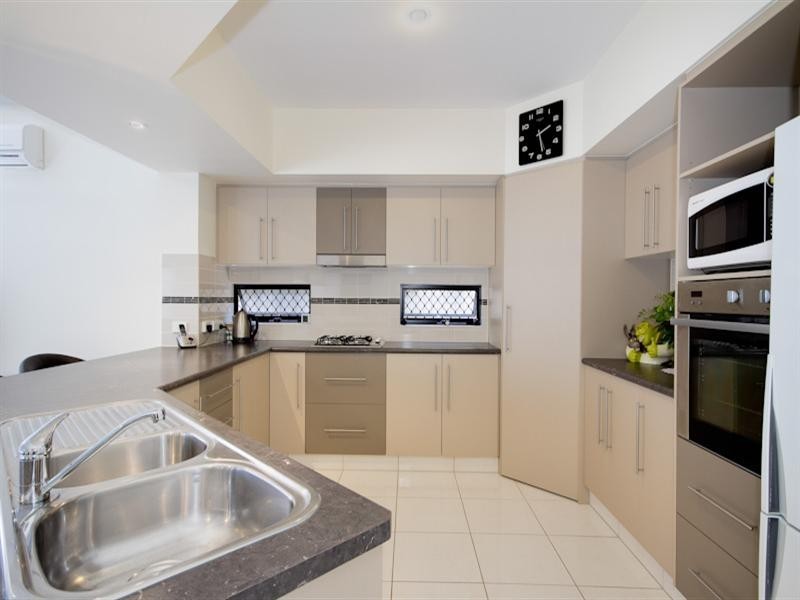 10 Charnley Avenue, Bentley Park QLD 4869