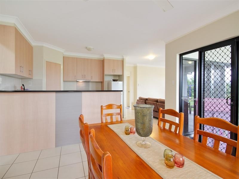 Bentley Park QLD 4869