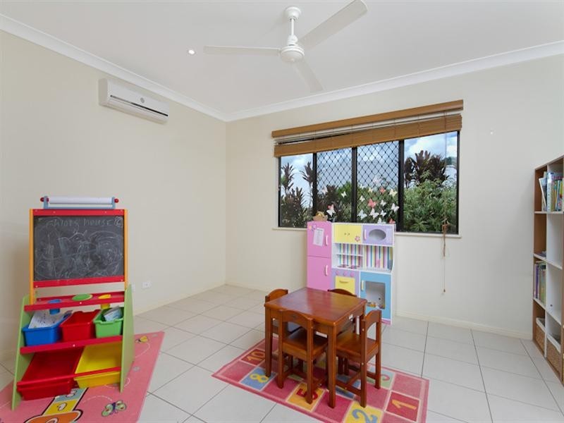 Bentley Park QLD 4869