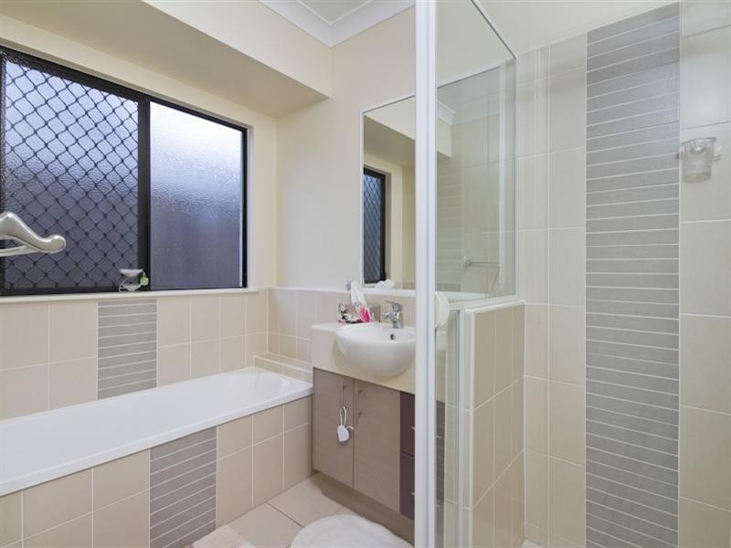 Bentley Park QLD 4869