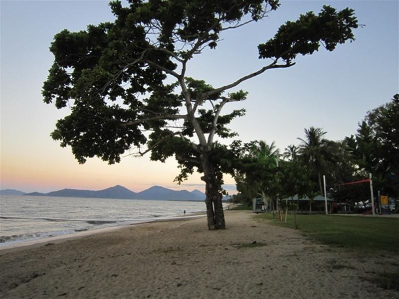 Holloways Beach QLD 4878