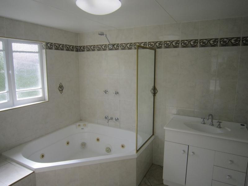 1 Pittsburg Street, White Rock QLD 4868