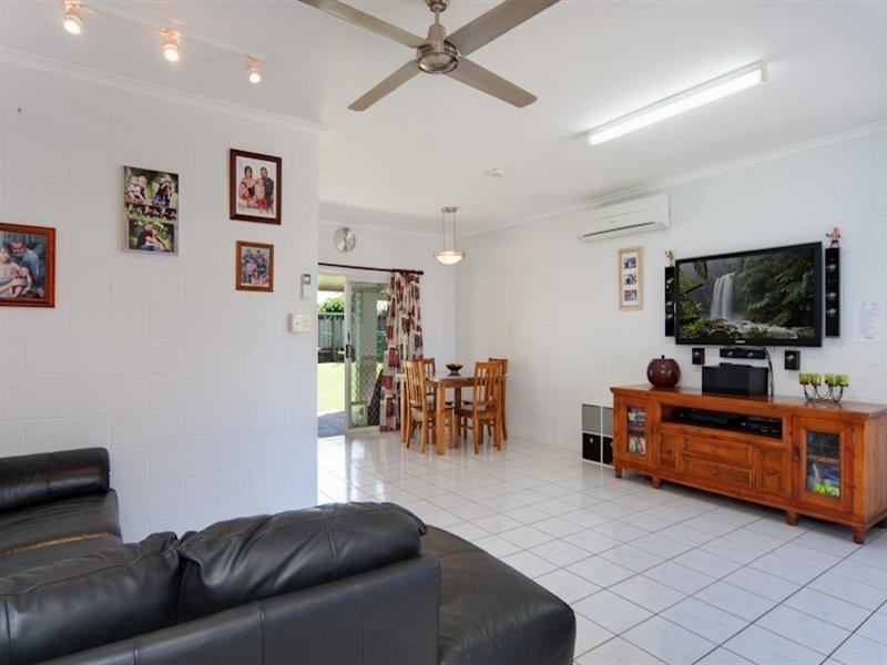 7 Batavia Court, Bentley Park QLD 4869