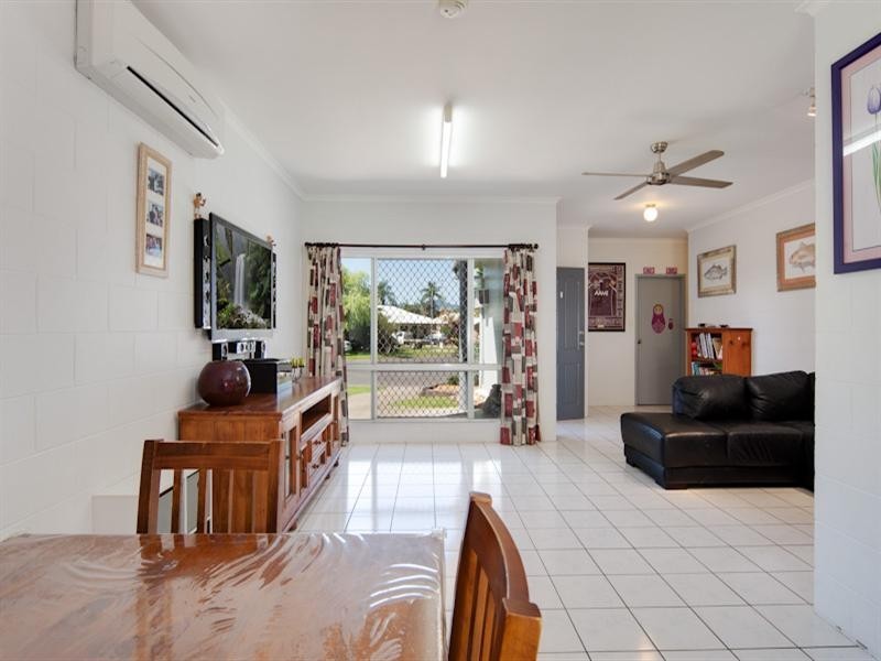 7 Batavia Court, Bentley Park QLD 4869