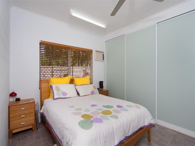 7 Batavia Court, Bentley Park QLD 4869