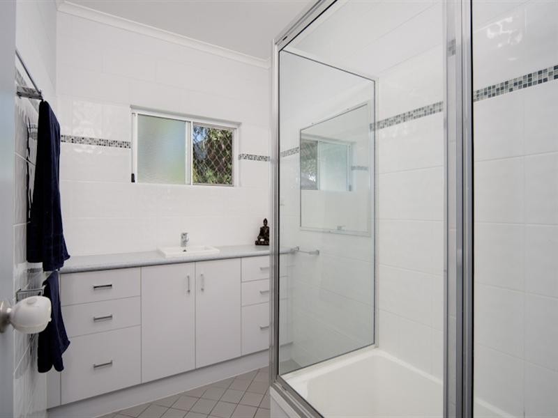 7 Batavia Court, Bentley Park QLD 4869