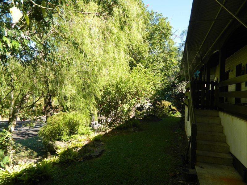 16 Beatrice Street, Mooroobool QLD 4870