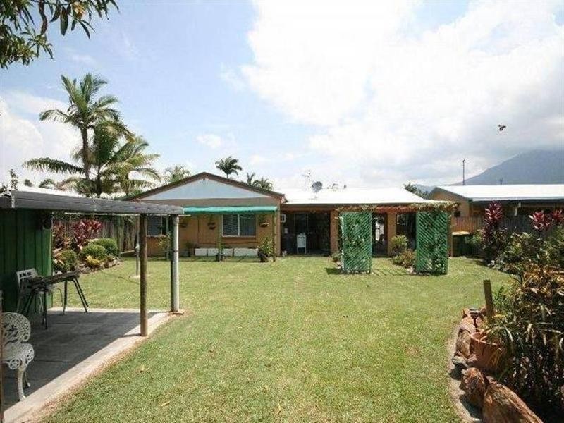 40 Robert Road, Bentley Park QLD 4869